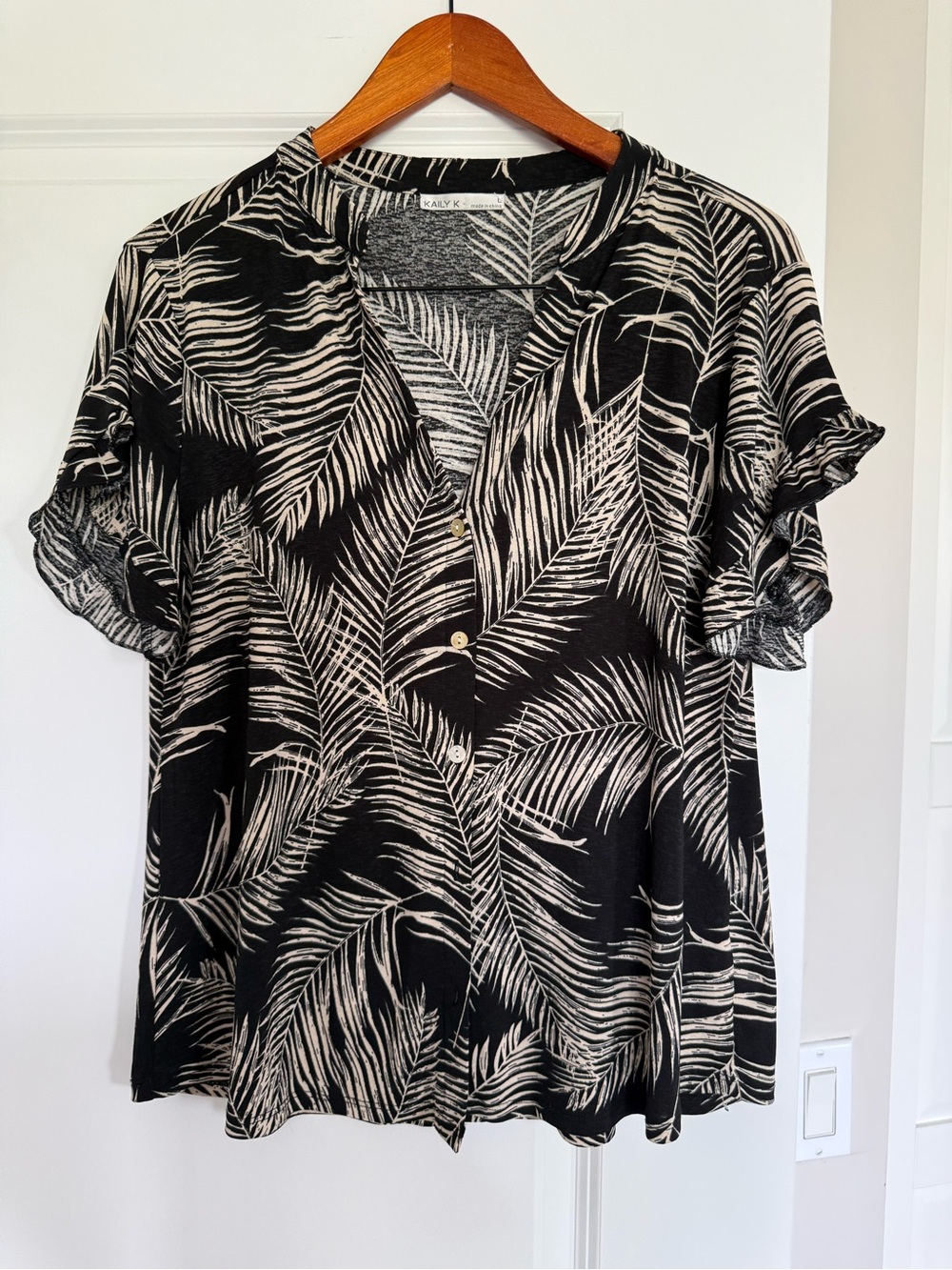 Black Palm-Print Short Sleeve Button Front Top